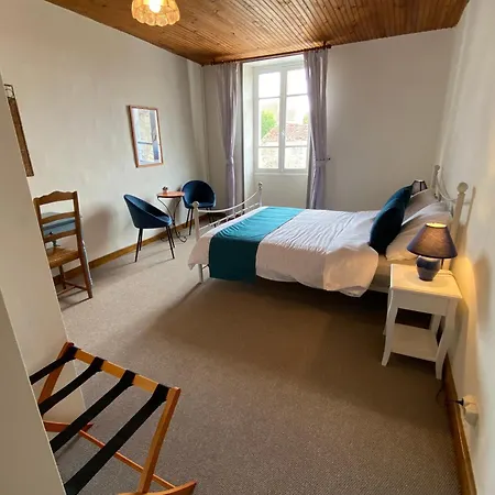 L'ancien Cafe - And Nocleg ze śniadaniem Aubigne (Deux-Sevres)