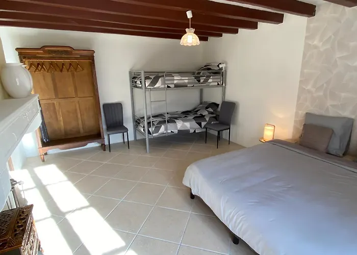 L'ancien Cafe - And Aubigne (Deux-Sevres)