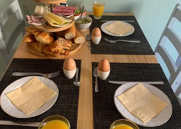 L'ancien Cafe - And 4*